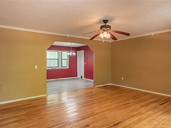 5th image of 104 Cardinal Ln