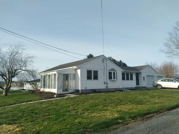 112 Wooster St, Hebron, OH 43025