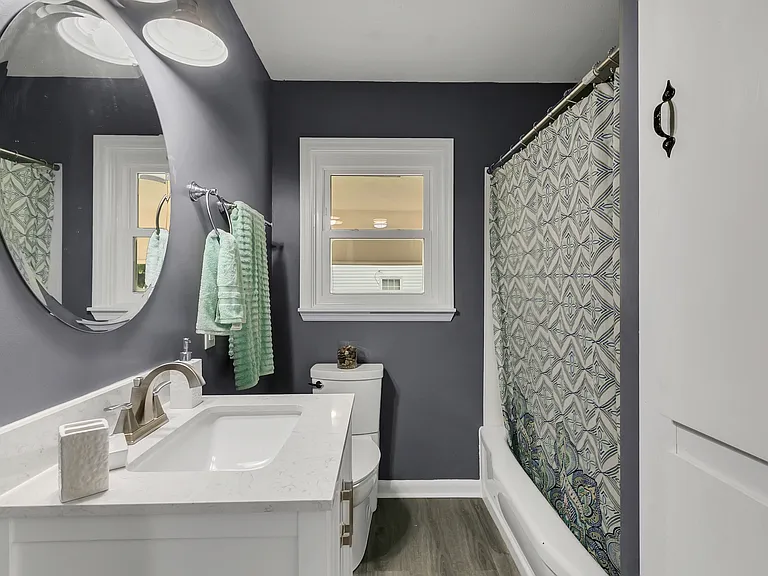 1013 Madison St — Photo 4