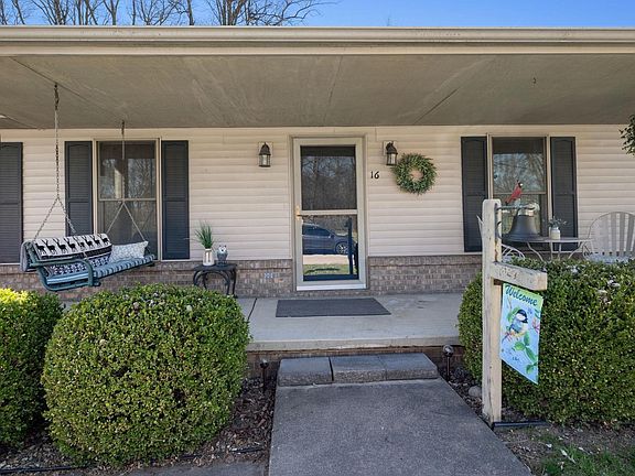 2nd image of 16 Townhouse Ct