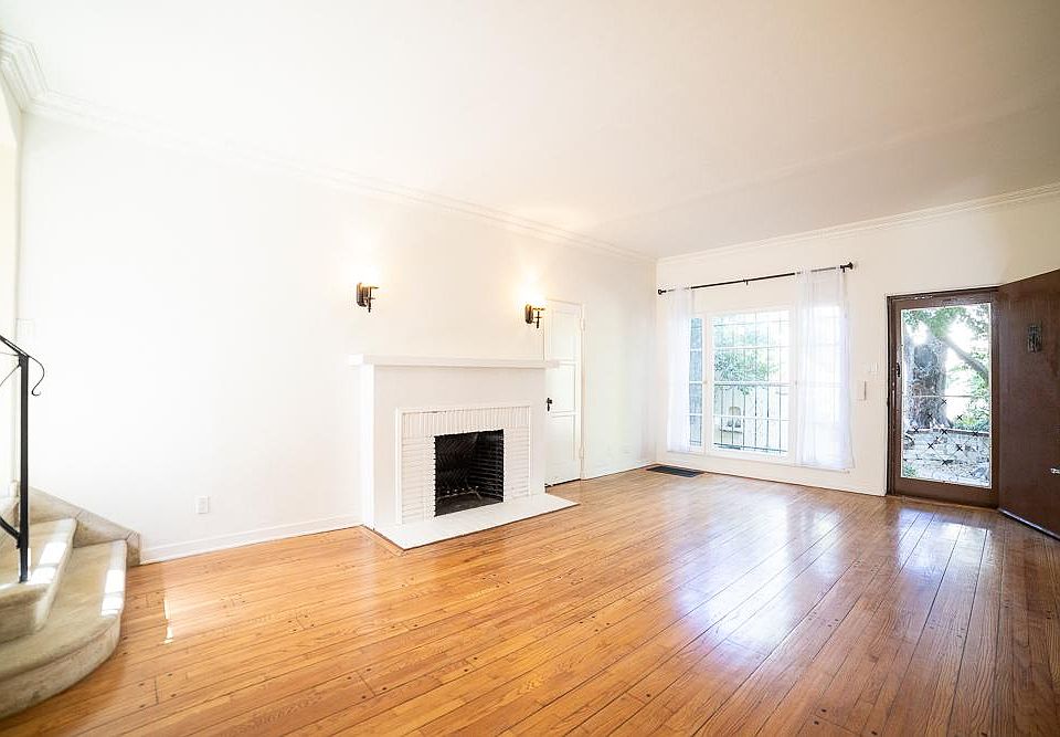 1st image of 1053 S Genesee Ave