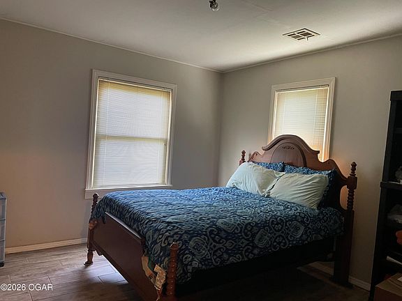 3rd image of 422 Freeman Rd