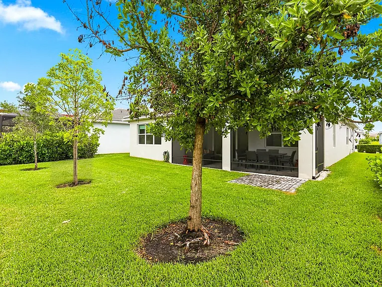 11724 SW Aquila Way — Photo 38