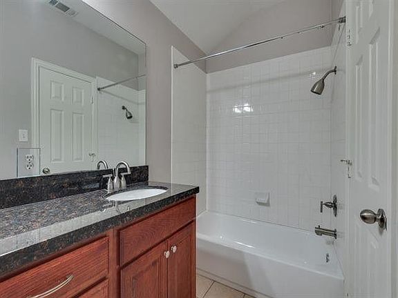 5th image of 2407 Stutz Dr #B2