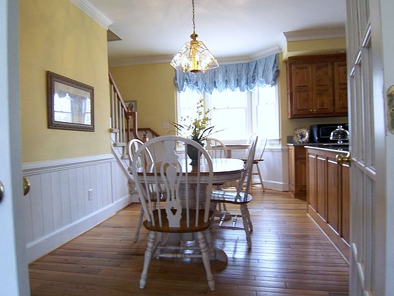 Eat in Family Kitchen