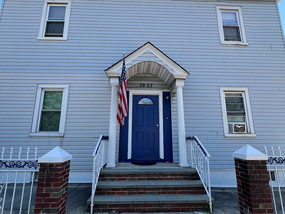 13-27 College Point Blvd #2