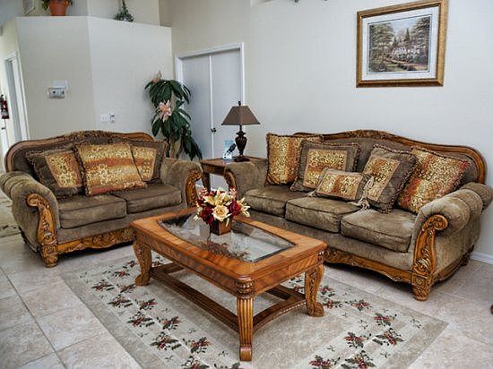 IR4P7709WOC-living-area