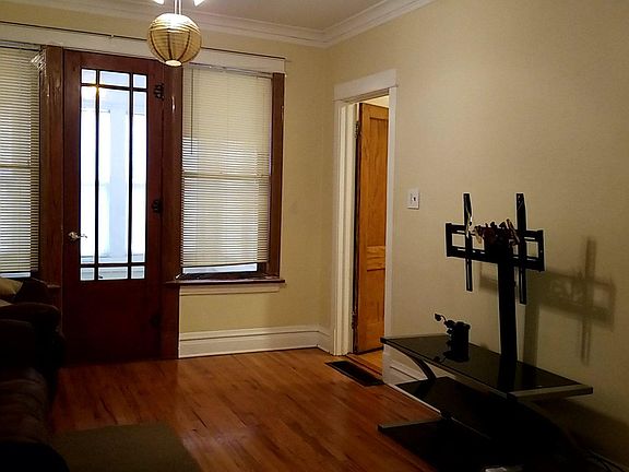 5th image of 2327 N Kilbourn Ave