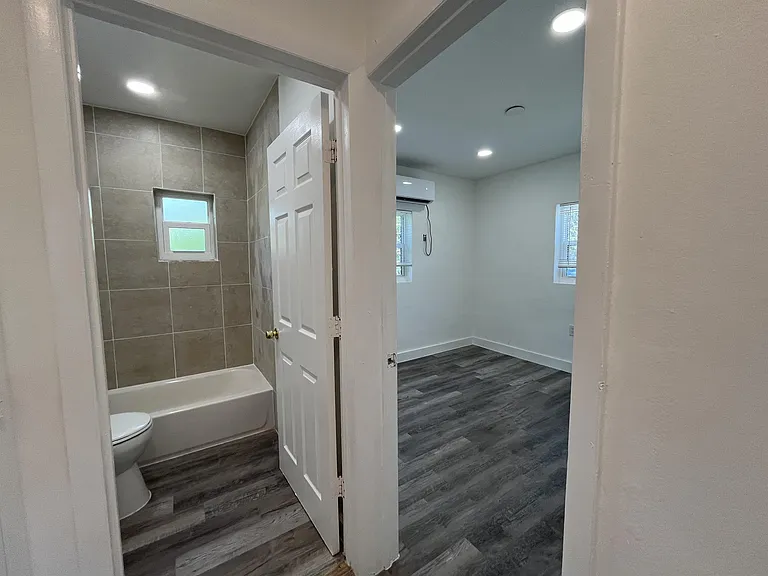 1725 NE 148th St — Photo 8