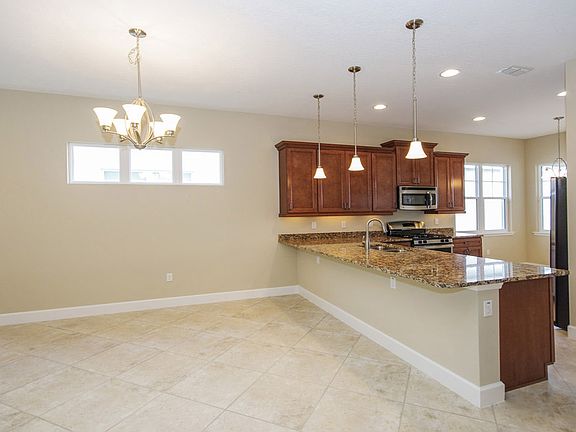4th image of 1674 Victoria Gardens Dr