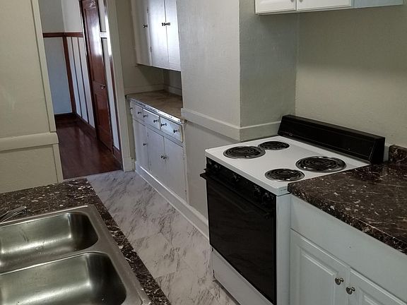 3rd image of 3634 Forest Ave #2N