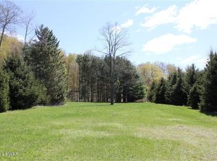 Irwin Pond Trl, Honesdale, PA 18431