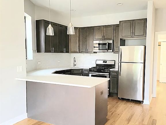 3rd image of 3231 W Potomac Ave #2W