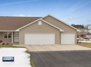1924 River Hill Ct, Green Bay, WI 54313