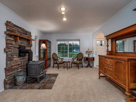 3rd image of 17930 Reynoldson Ct SW