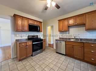 142 Washington St Floor 3, Dorchester, MA 02121