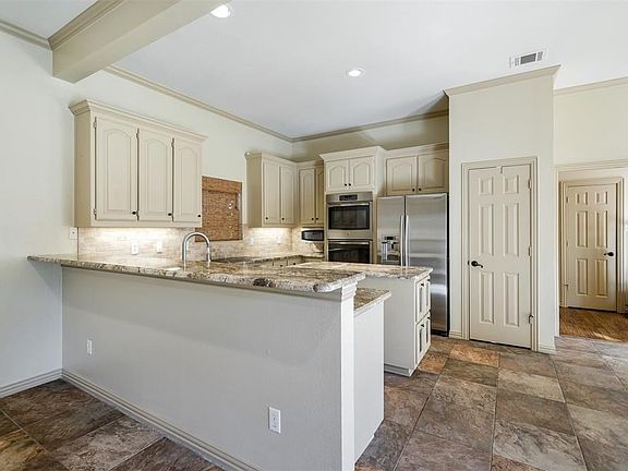 2nd image of 4572 Lancelot Dr