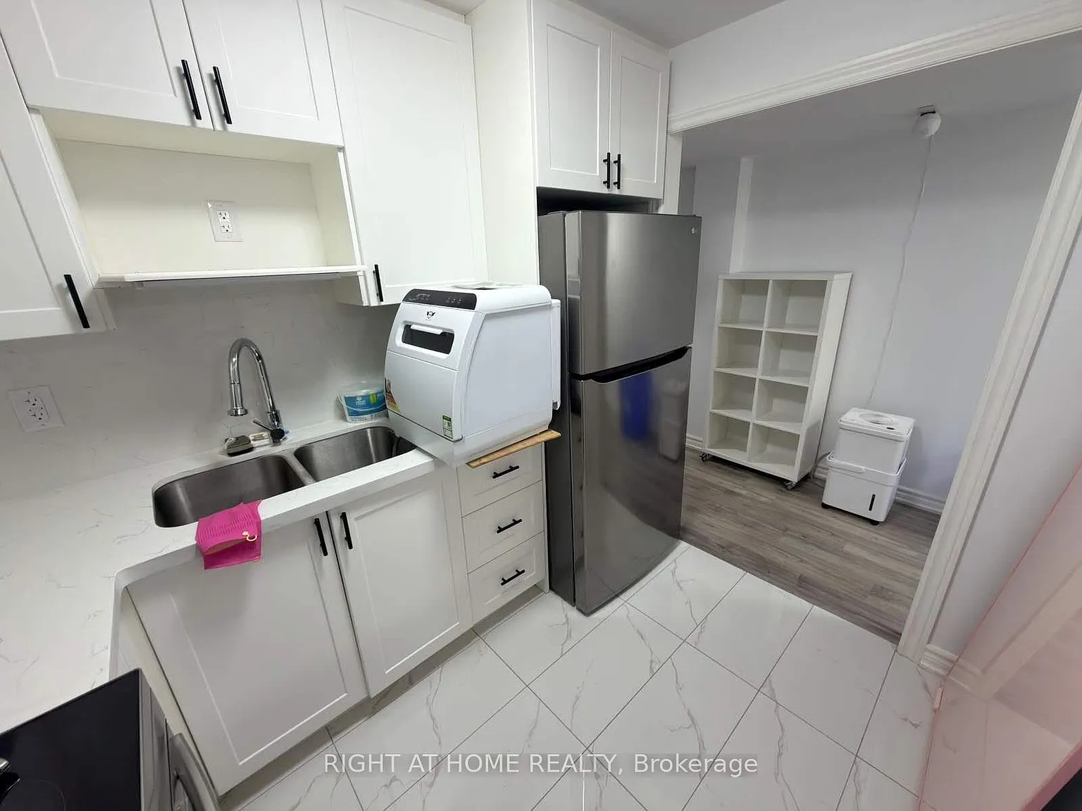 2 bed, $2,000 — Photo 2