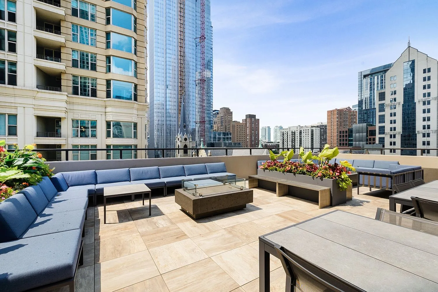1 bed, 995 sqft, $2,500 — Photo 4