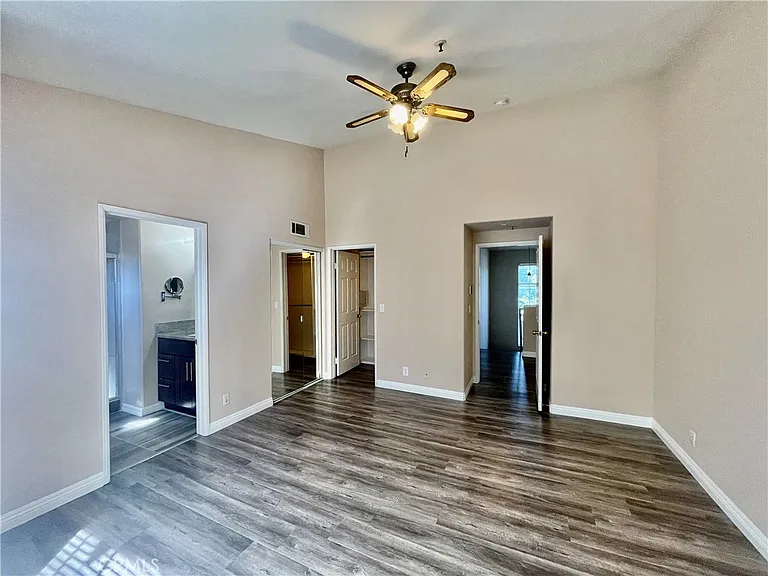 38 N Bonnie Ave #7 — Photo 15