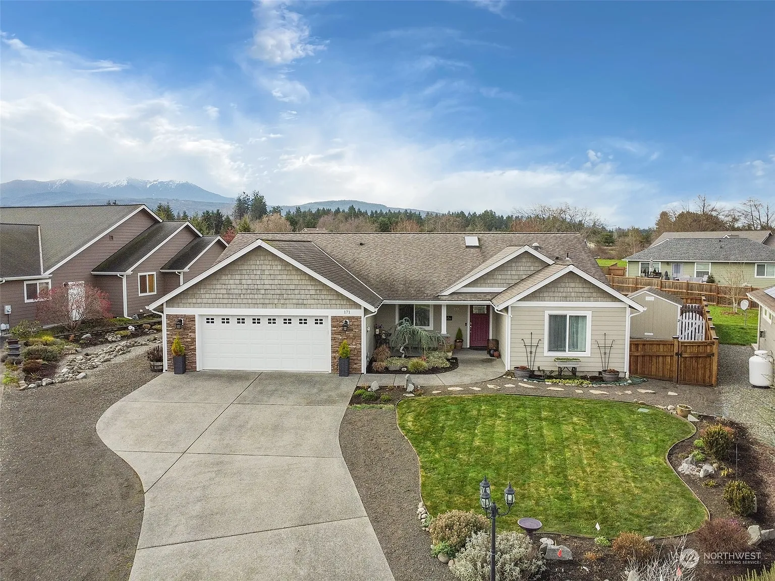 171 Petal Lane photo 1