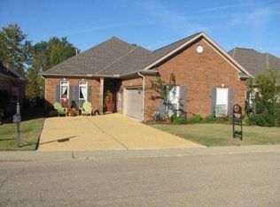 163 Riverside Dr, Tupelo, MS 38801