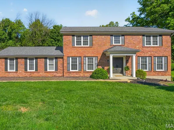 395 Royal Valley Dr, Saint Louis, MO 63141