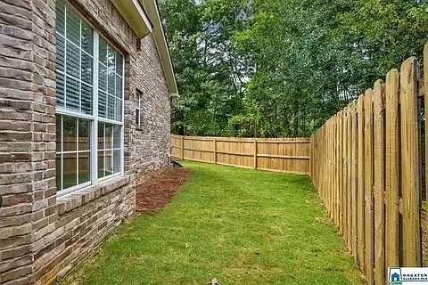 5th image of 102 Frances Ln