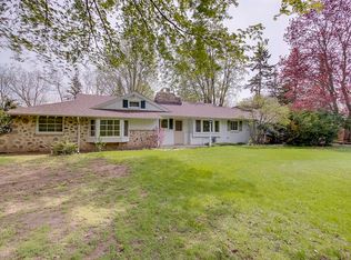 6010 S 92nd St, Hales Corners, WI 53130