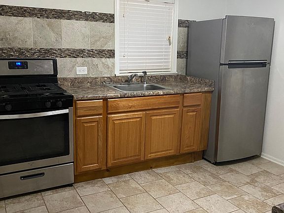 2nd image of 2920 S Front Ave Floor 1