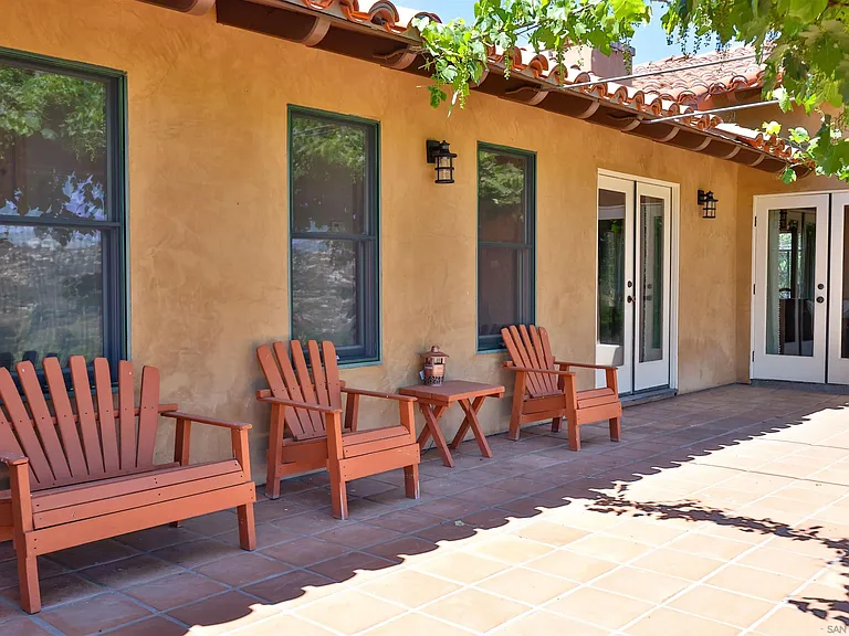 25933 Potrero Valley Rd — Photo 5