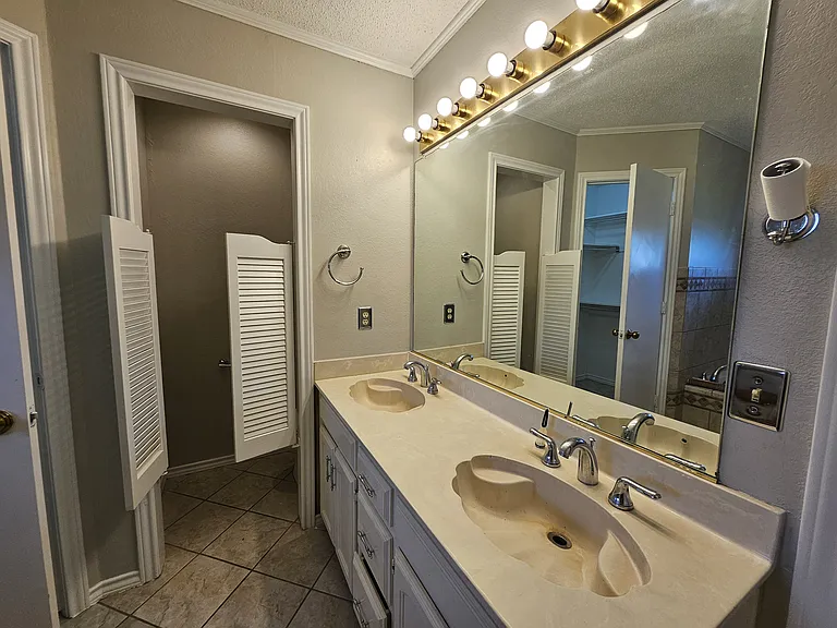 517 Vicki Ln — Photo 11