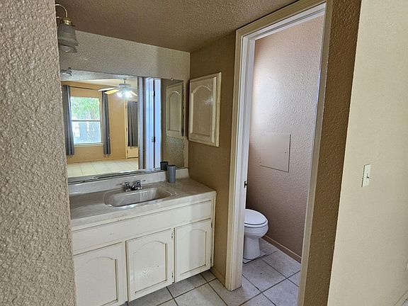 4th image of 11405 Roseville Dr #B