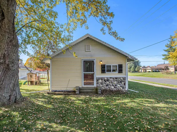 701 S Grant Ave, Three Rivers, MI 49093