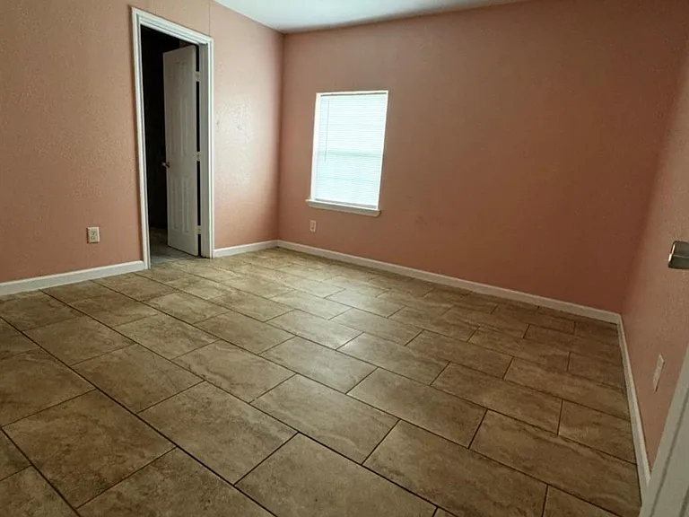709 Matthews St — Photo 6