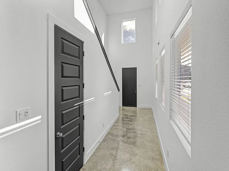3011 Alpha Wolf Ct — Photo 26