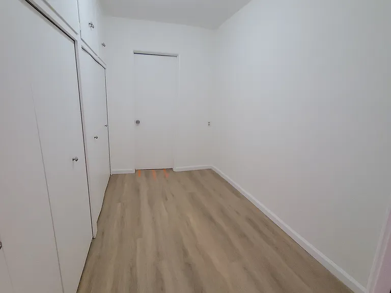 332 N Isabel St #7 — Photo 6
