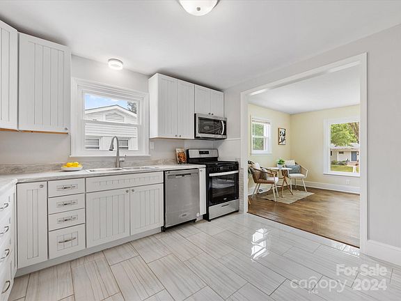 5th image of 4727 Holbrook Dr