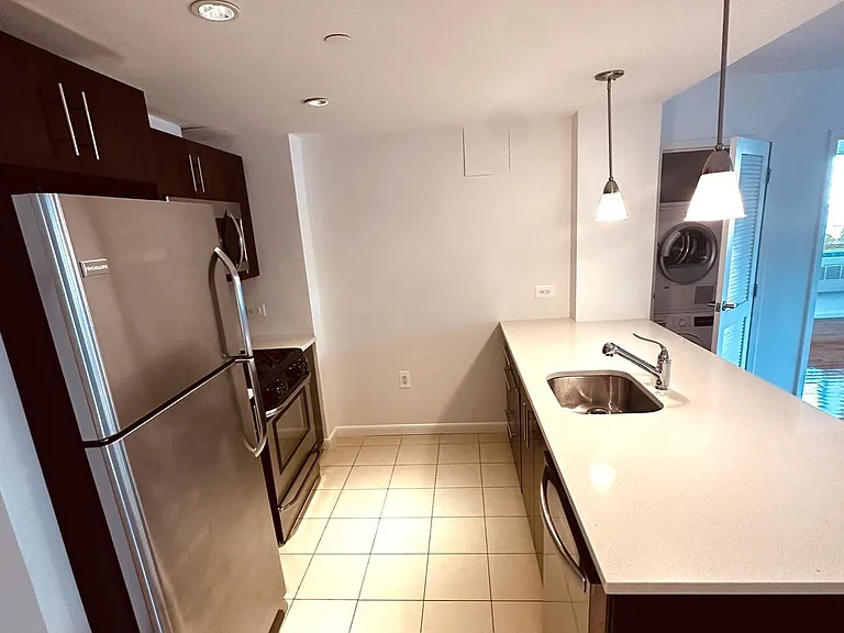26-38 21st St #2J — Photo 2