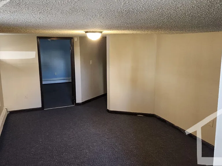 31 Seattle St #B — Photo 1