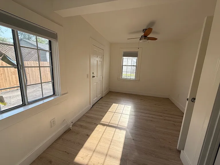 777 N Los Robles Ave #5 — Photo 2