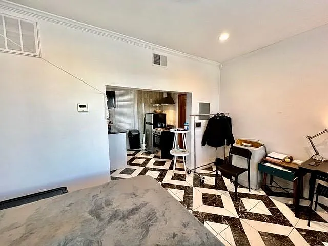 3 N Hudson St #1 — Photo 6