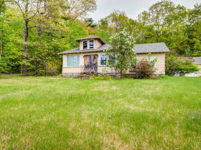 34 Hawthorne Rd, Raymond, ME, 04071