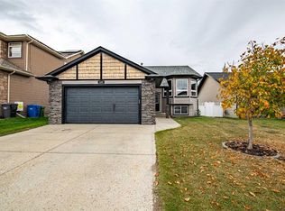 110 W Ingram Close, Red Deer, AB T4R 0A3