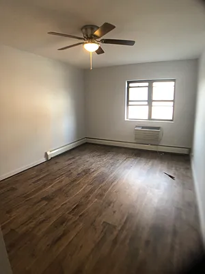 Rented by Metropolis International Realty Inc. | media 2