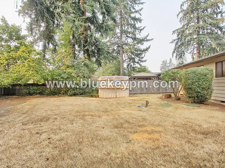 1102 NE 125th Ave — Photo 4