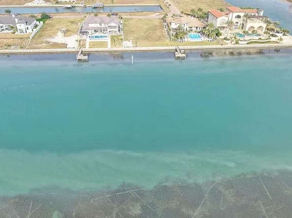 40 La Buena Vida Dr, Aransas Pass, TX 78336