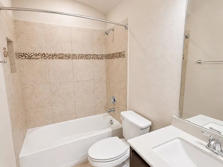 1045 Cydnie St — Photo 15