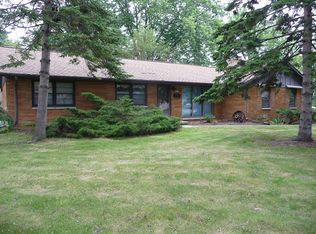 803 Hawthorn Dr, Waukesha, WI 53188