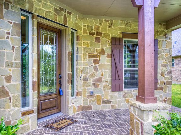 3rd image of 1910 Graystone Hills Dr